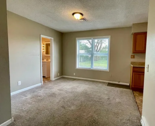 Foto del edificio - 1425 W Haskell St