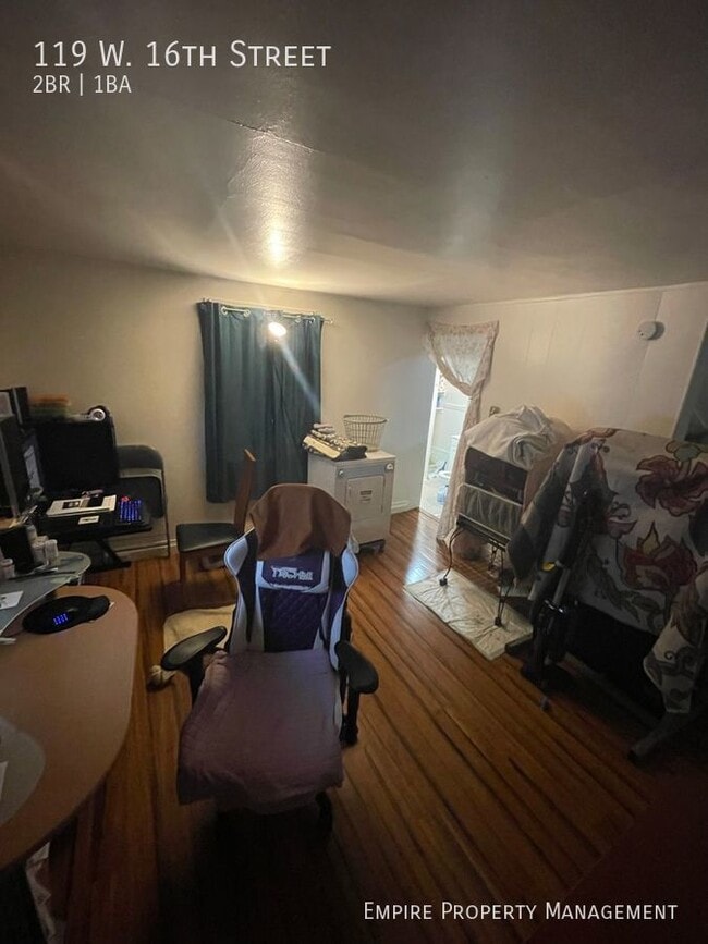 Building Photo - 2 Bedroom / 1 Bathroom in Northampton !