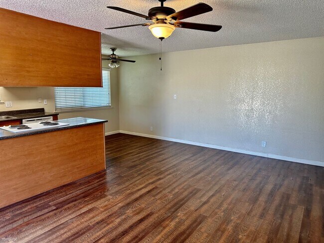 Building Photo - 2 br, 1 bath Condo - 431 W Alamos Ave