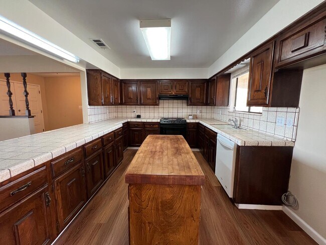 Building Photo - 7828 S Del Rey Ave