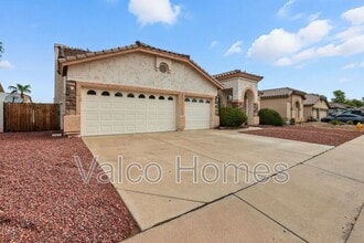 Building Photo - 8338 W Rose Ln