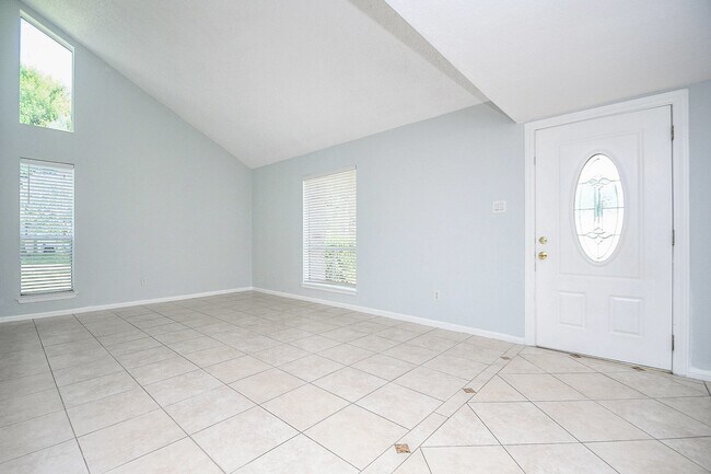 Building Photo - 2430 Long Reach Dr