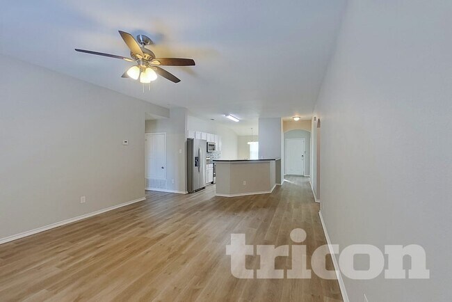 Foto del edificio - 396 Florence Dr