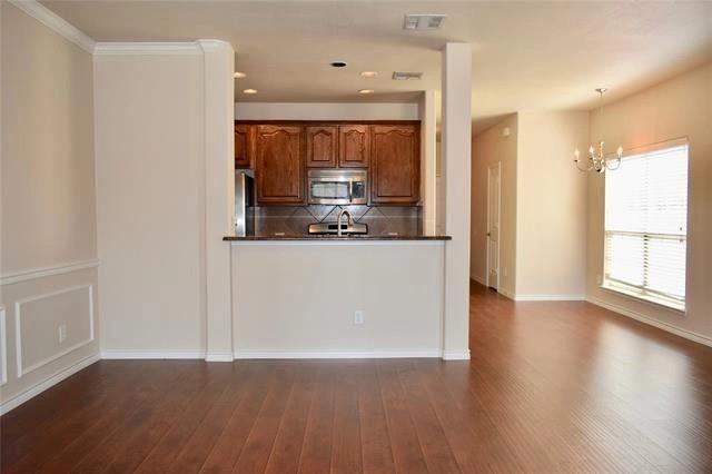 Foto del edificio - 5924 Round Up Ln