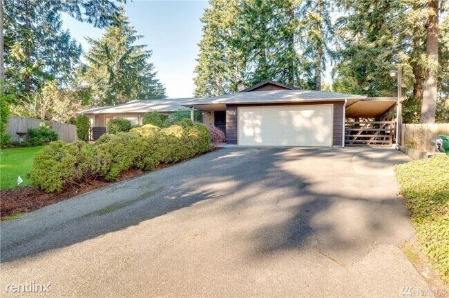 Building Photo - 4 br, 2 bath House - 3818 Palm Ct SE