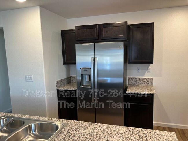 Foto del edificio - 9255 Logan Creek Rd