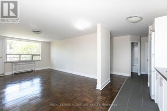 Building Photo - 990 Avenue Rd