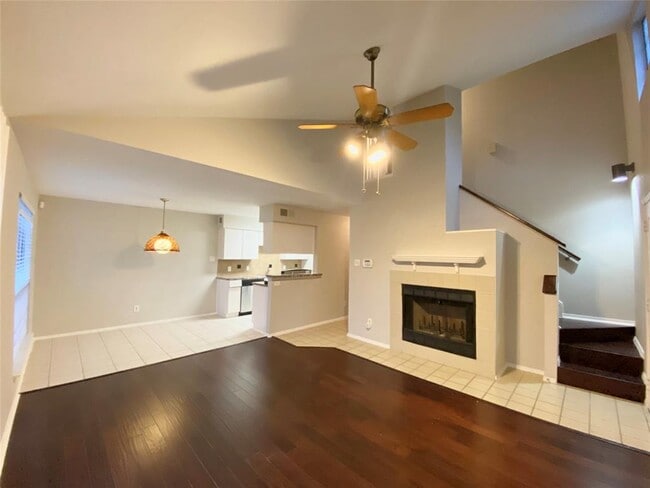 Building Photo - 340 W Harwood Rd