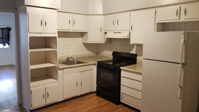 Foto del edificio - 6243 Elmwood Ave