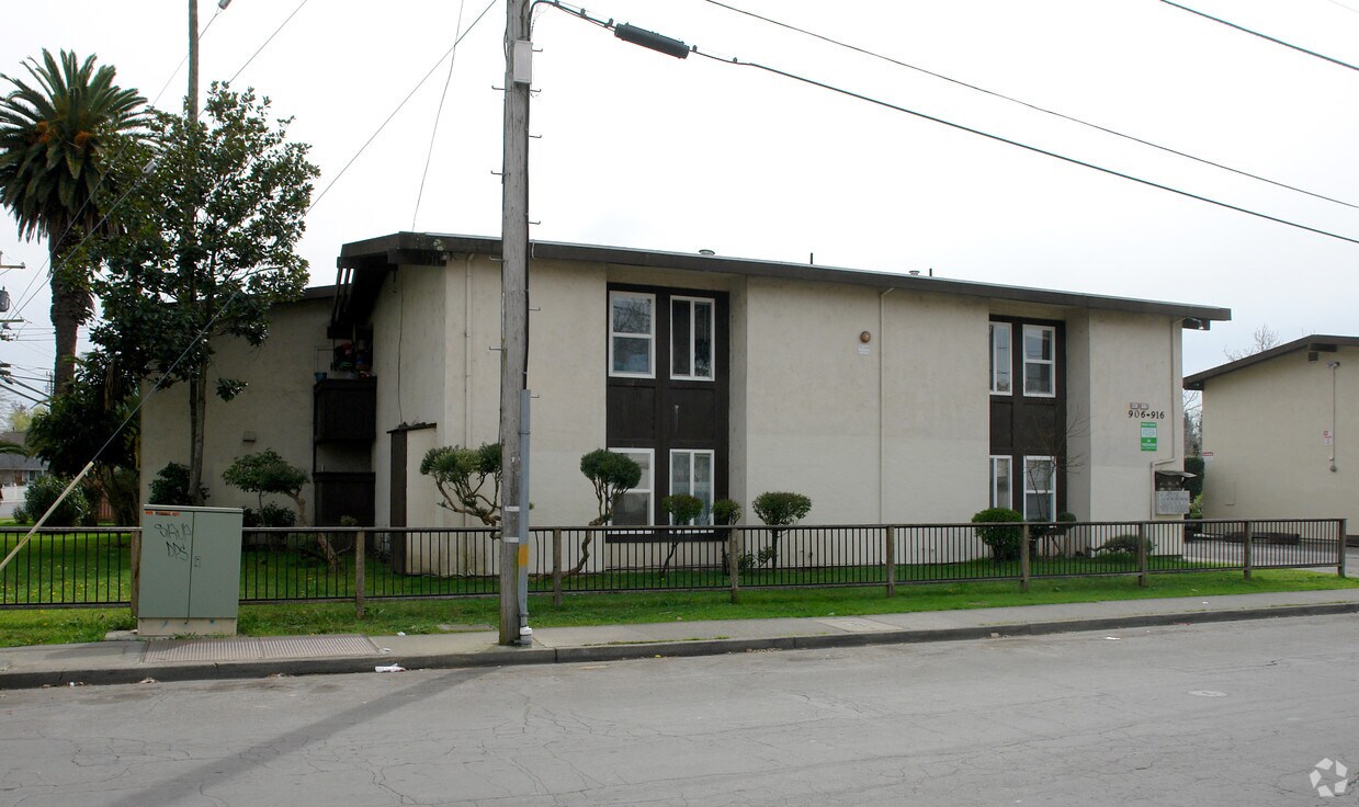 Primary Photo - 906-916 Sunset Ave