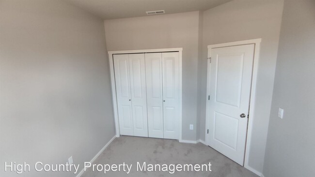 Building Photo - 3 br, 2.5 bath House - 20653 SE Nina Ave.