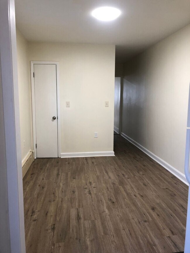 Foto del edificio - Great 3 Bedroom, 1 1/2 Bath Home! New Kitc...