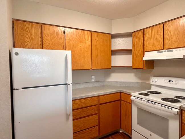 Building Photo - 621 W Prentice Ave