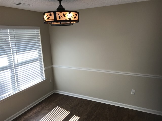 Foto del edificio - 170 Rosemont Court