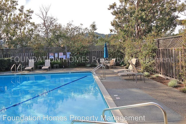 Building Photo - 3 br, 2.5 bath House - 163 El Condor Ct.