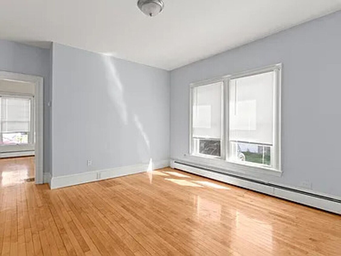 Foto principal - 84 Gage St