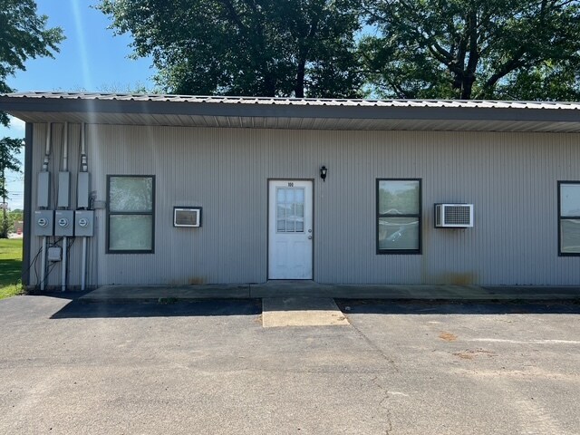 Foto principal - 100 Cedar Ln