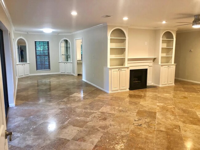 Walking into living room to kitchen - 25116 Plantation Dr NE