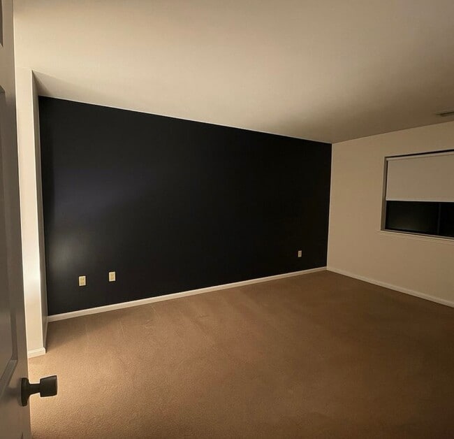 Building Photo - 66 Simsbury Landing