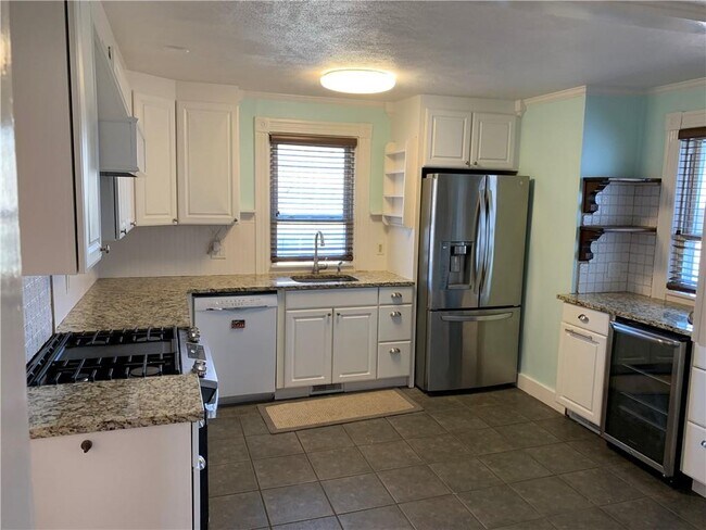 Building Photo - 4226 Post Rd