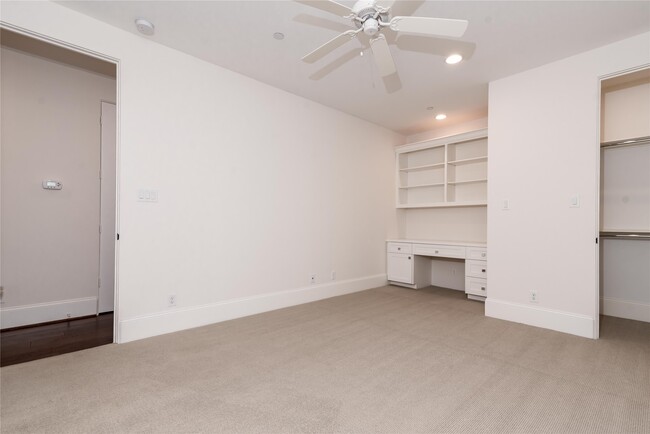Foto del edificio - 3821 N Braeswood Blvd