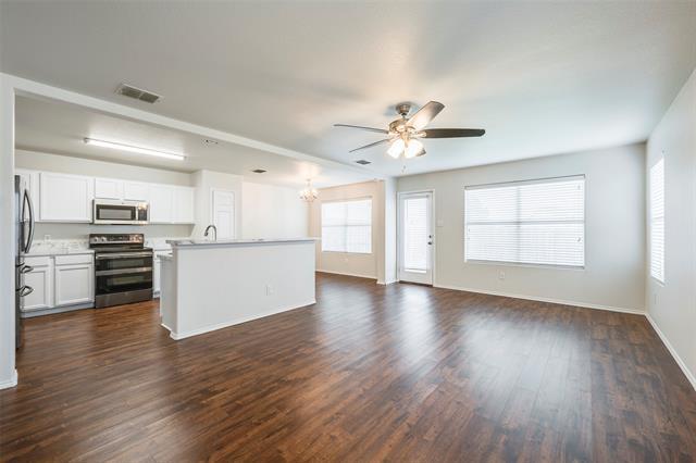 Foto del edificio - 7500 Lazy Spur Blvd