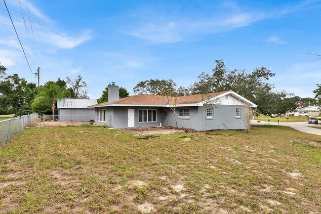 Building Photo - 815 Sherwood Dr