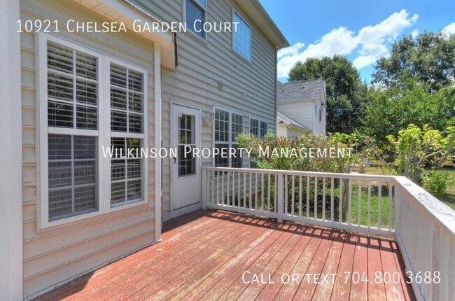 Foto del edificio - 10921 Chelsea Garden Ct