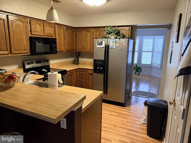 Foto del edificio - 105 Huckleberry Dr