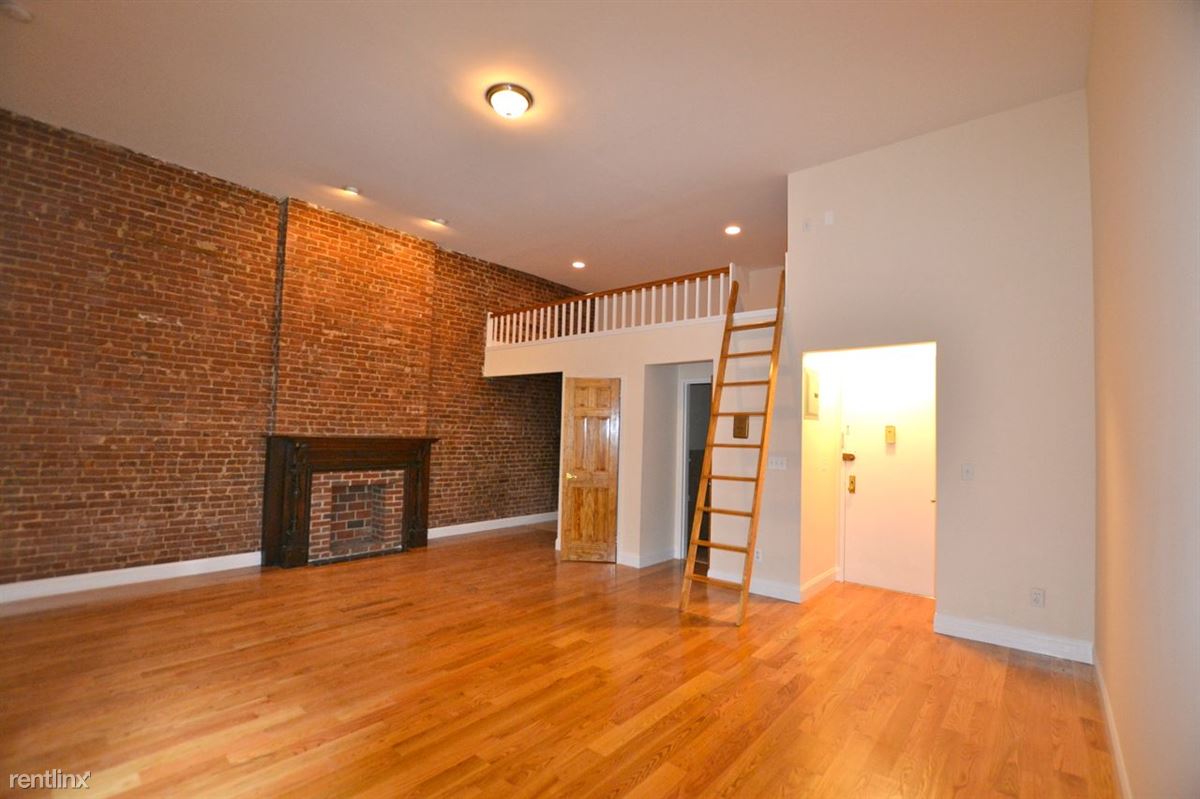 Building Photo - 116 W 74th St