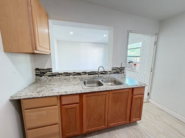 Foto del edificio - 1927 Arthur St