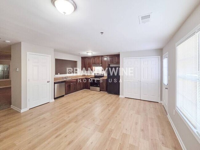 Foto del edificio - 8596 Webb Rd