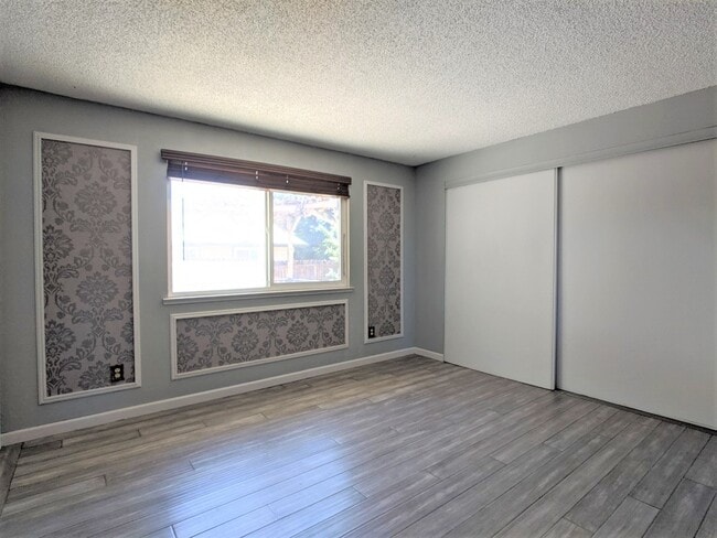 Building Photo - 509 Lawrence Lane