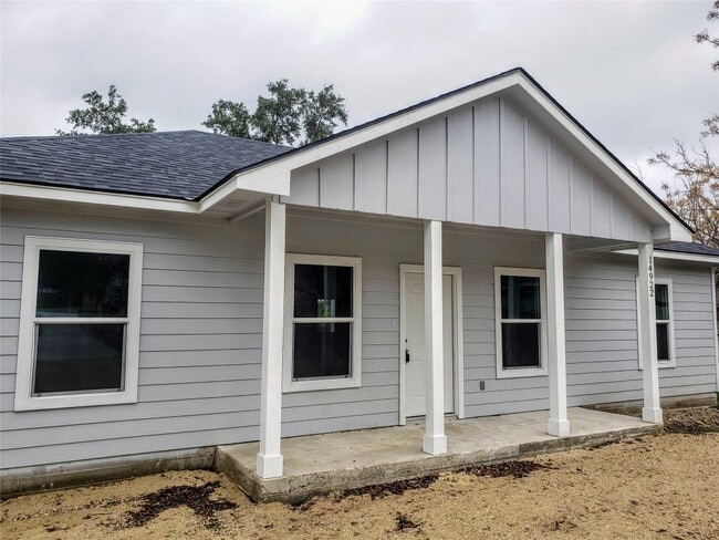 Building Photo - 14922 Running Deer Trail