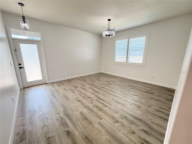 Building Photo - 2347 Crosston Cir