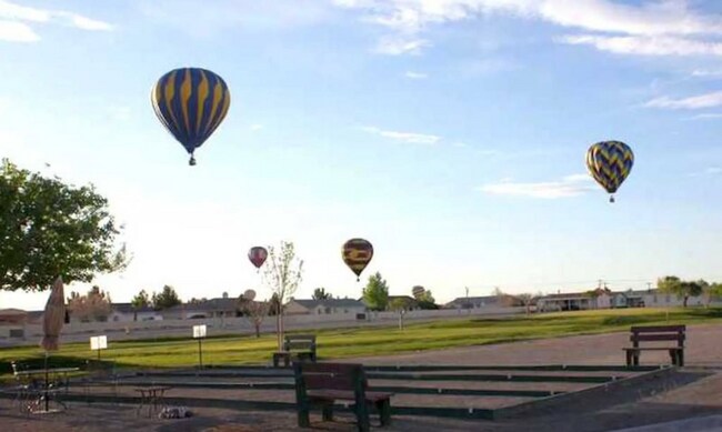 Foto del edificio - 880 Montecito Dr