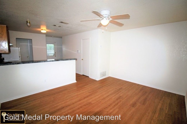 Building Photo - 1106 Leslie Cir