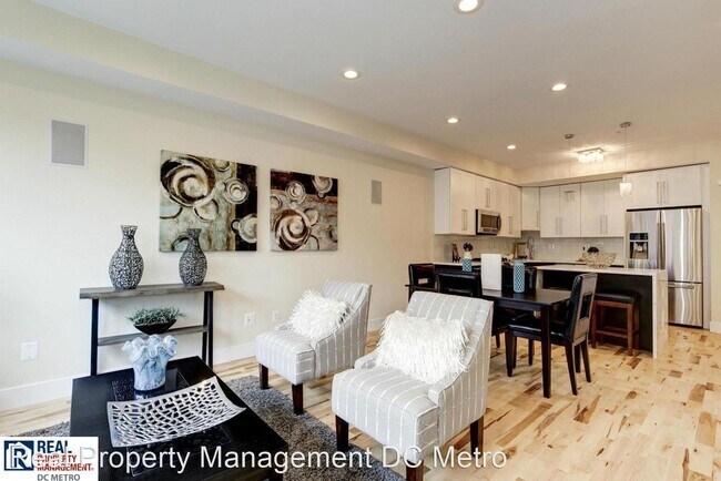 Foto del edificio - 3 br, 3 bath House - 619 Newton place NW #...