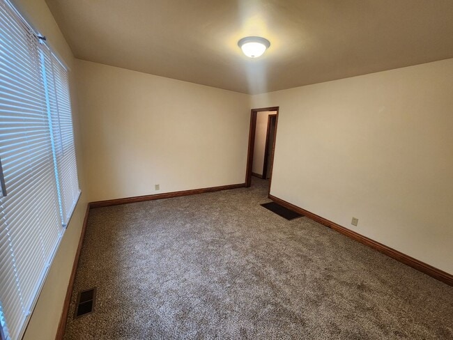 Building Photo - 2 bedroom, 1 bathroom, basement, garage, a...