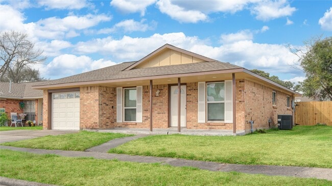 Building Photo - 1411 Kappa St