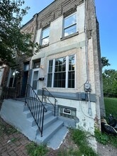 Building Photo - 413 Monmouth St