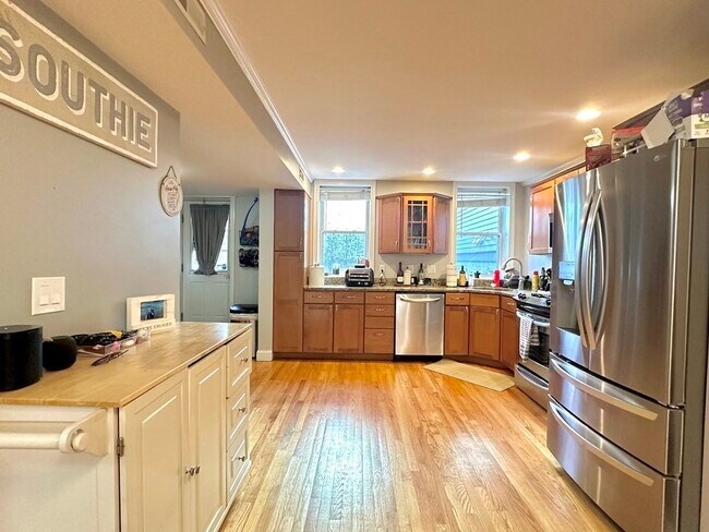 Foto del edificio - 494 E 3rd St