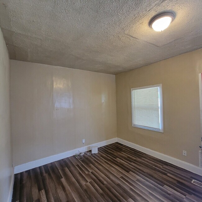 Foto del edificio - 3 Bedroom on a quiet street