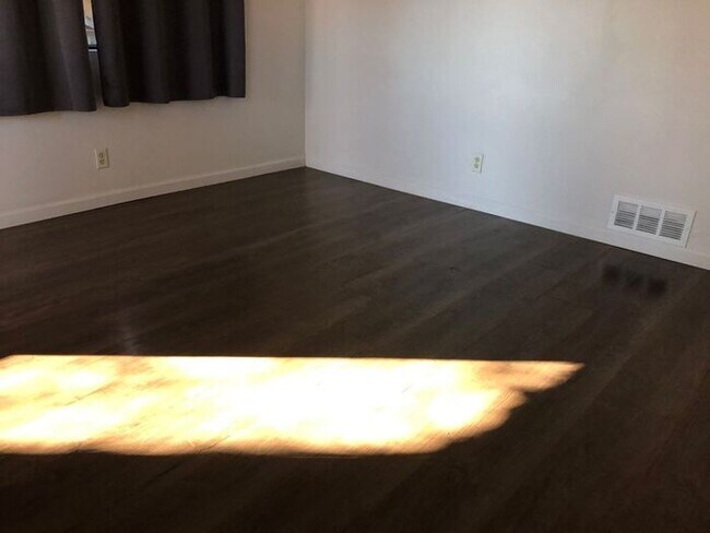 Foto del edificio - 317 15th St NW