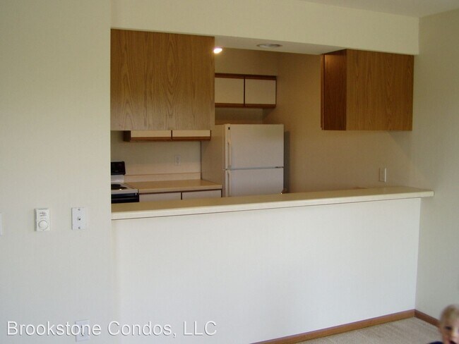 Building Photo - 812 S Blue Mounds St