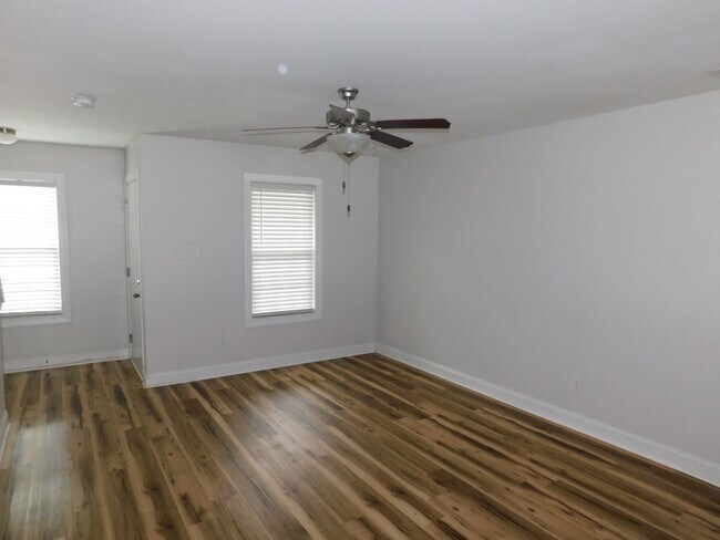 Foto del edificio - Month to Month Lease