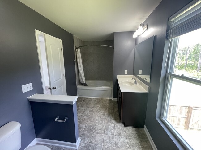 Building Photo - 239 Dunlin Dr