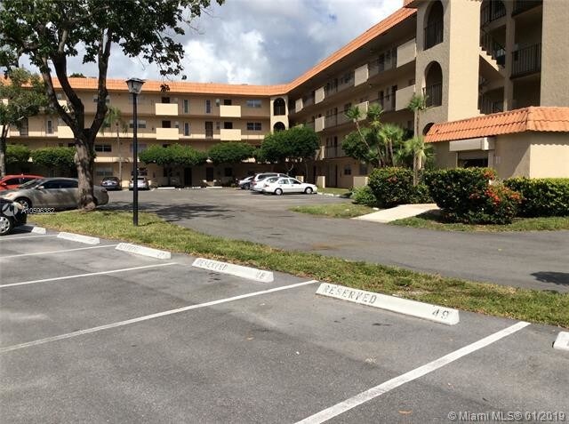 Building Photo - 6201 N Falls Cir Dr