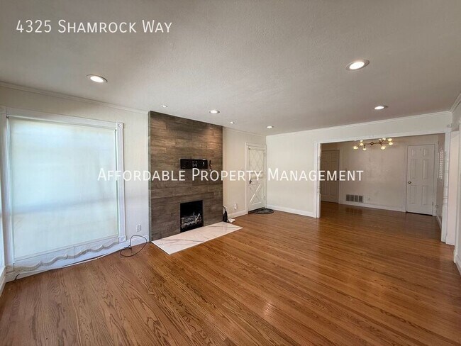 Foto del edificio - 4325 Shamrock Way