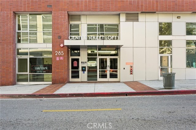 Building Photo - 285 W 6th St